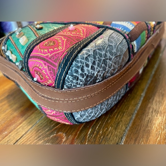 Mary Frances | Vintage Patchwork Leather Hand Bag | Hard Case | Feather/Floral - Picture 7 of 12